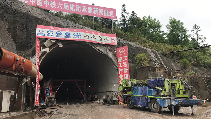 金年会智装拱喷台车助力赣深铁路新聚隧道建设